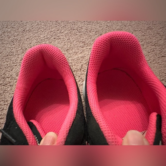 Nike Unisex Big Kids Youth Tanjun Running Gym Shoes Sneakers Black Pink 5Y - Picture 13 of 15